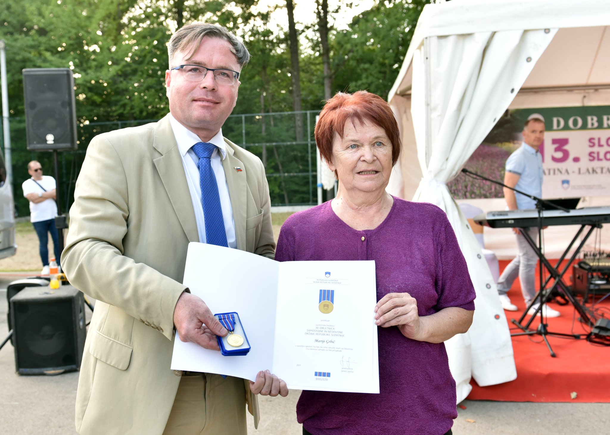 Na svečanosti je predsednici Slovenskega Društva Triglav Mariji Grbić Vlada Republike Slovenije dodelila spominsko medaljo 30. obletnica samostojne in nezavisne države Republike Slovenije.