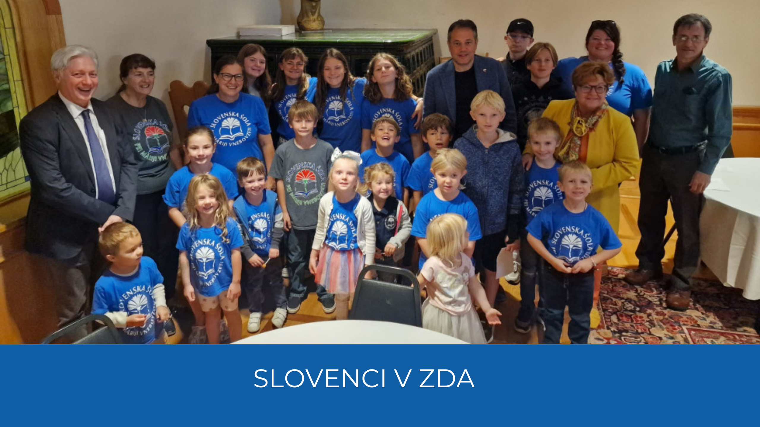 Minister Arčon skupaj z otroki slovenskih korenin