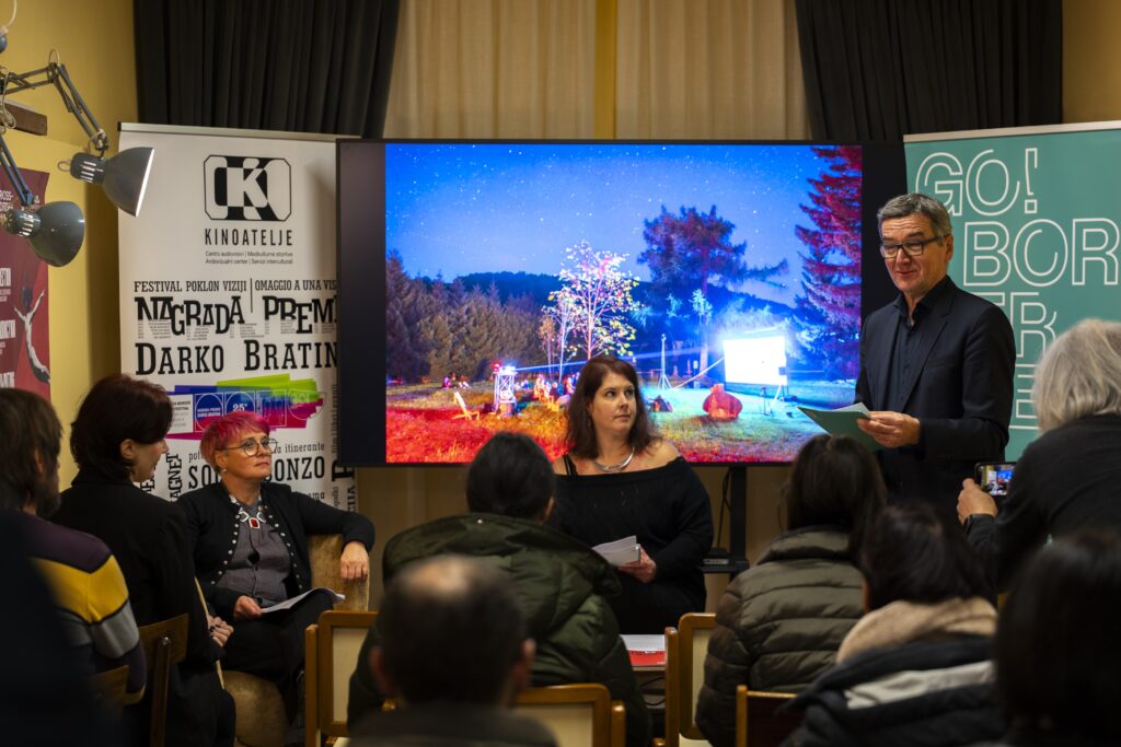 Tiskovna konferenca