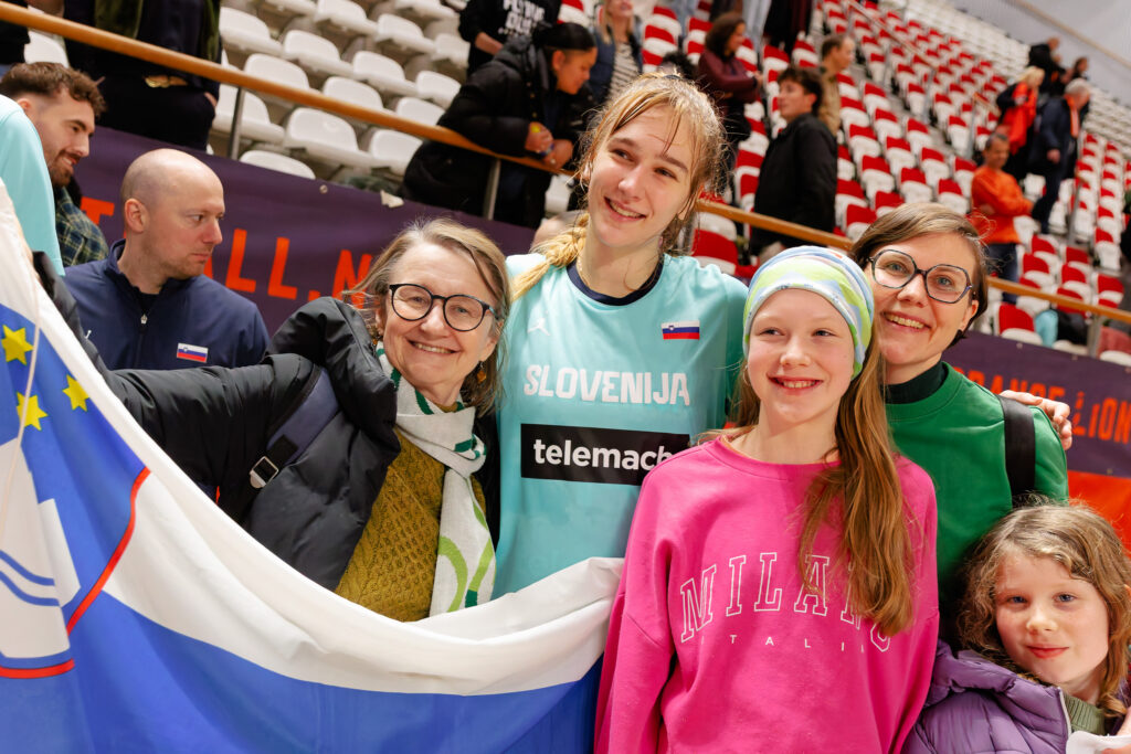 Nizozemska _Eurobasket2027 Navijačice