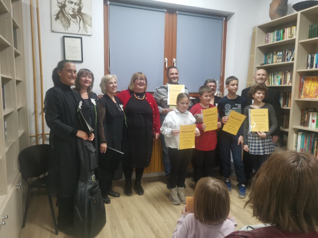 BiH_Studenec med Slovenci v Prijedoru Pevska skupina Studenec