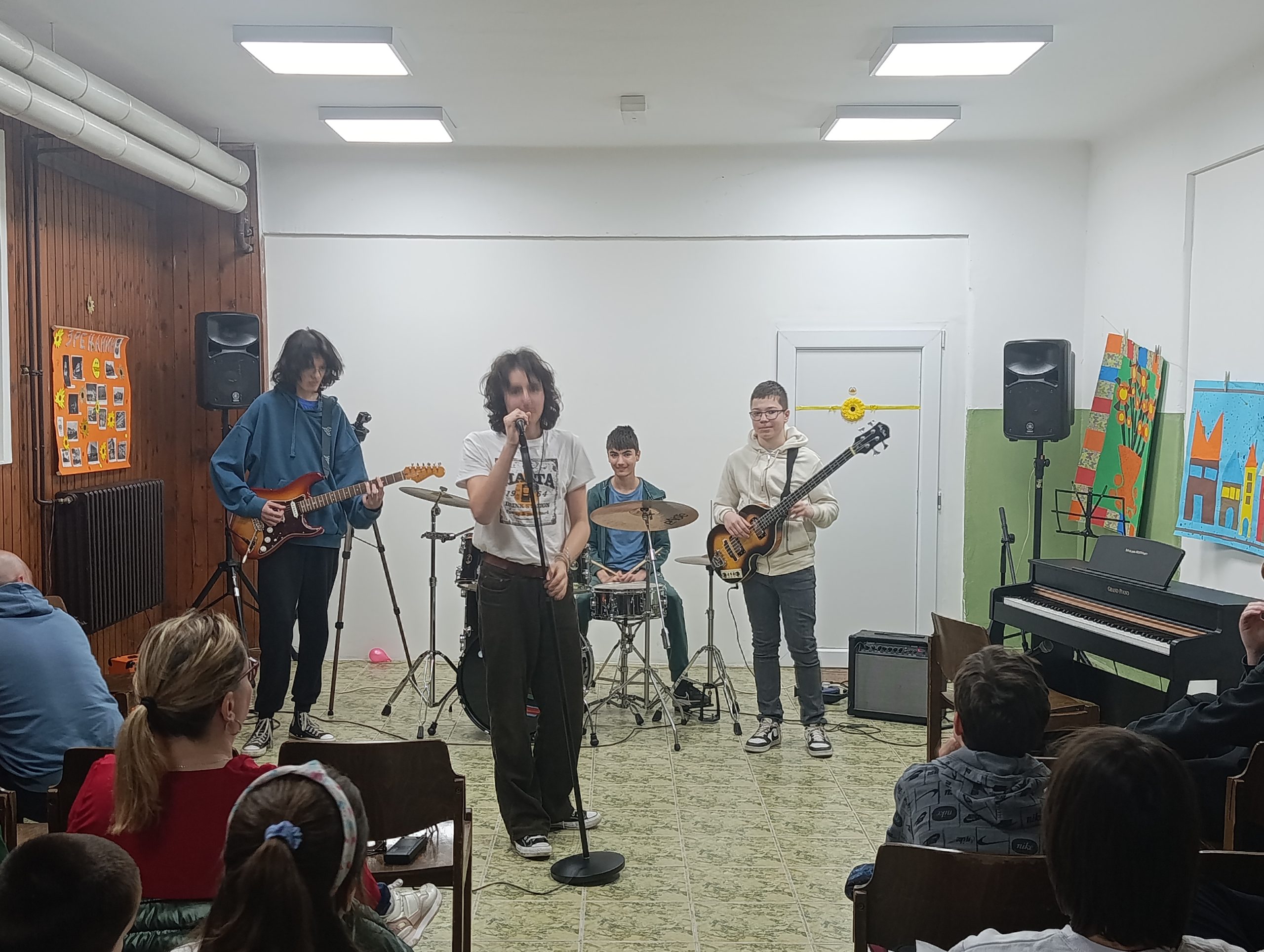 Mladi band. Nastopajoči.