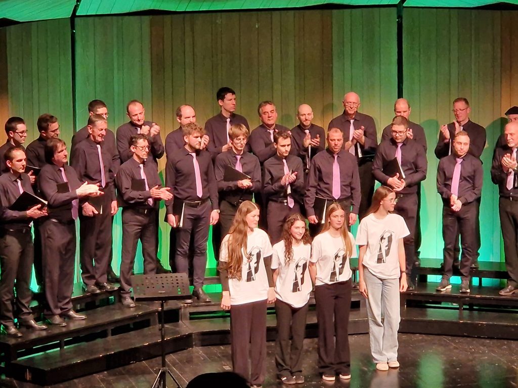 Slovenija_Primorska poje Mešani pevski zbori