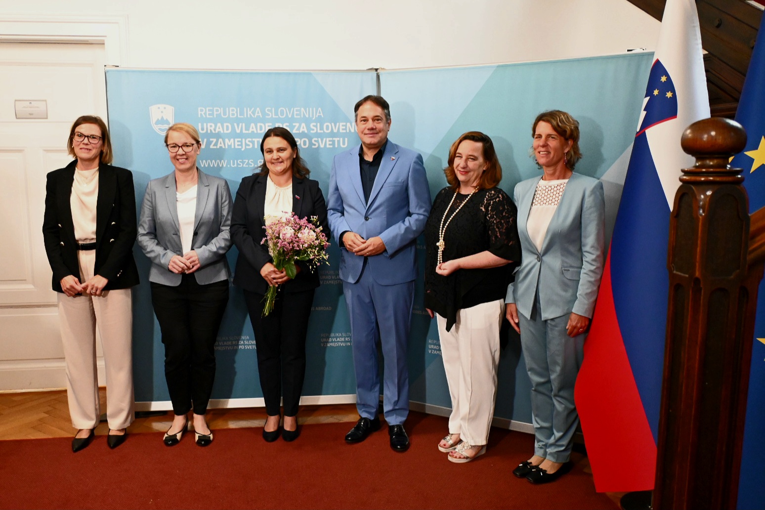 Vodja kabineta Polona Klemenčič, državna sekretarka dr. Helena Jaklitsch, ministrica Suzana Lep Šimenko, nekdanji minister Matej Arčon, nekdanja državna sekretarka Vesna Humar, nekdanja vodja kabineta Anja Lorenzetti.
